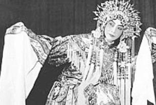 京剧青衣演员:余紫云的生平简介 京剧青衣演员:余紫云的生平简介