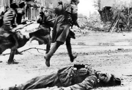 二战德军王牌师,装甲掷弹兵师为什么被称“负重轮” 二战德军王牌师,装甲掷弹兵师为什么被称“负重轮”