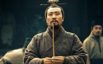 曹操为什么看不起孙策？原因是什么