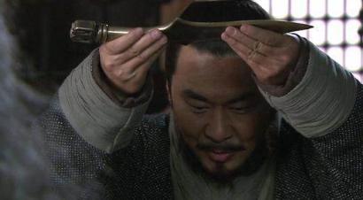 “孟德献刀”刺杀董卓背后历史真相，曹操想杀的人实际是宦官张让