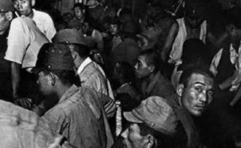 战败后的日本，士兵无家可归，甚至有人报复社会