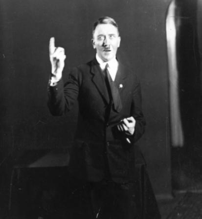 希特勒是怎么做到6年复国的 希特勒都做了什么事情