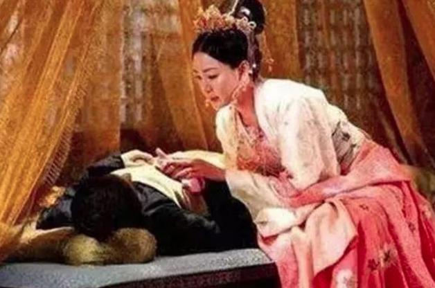 历史上死因最奇葩的三位皇帝,有一位搬鼎砸死自己 历史上死因最奇葩的三位皇帝,有一位搬鼎砸死自己
