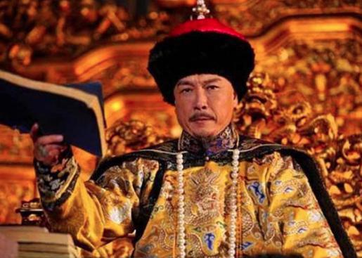 清朝官员上朝时有满族汉族之分吗？