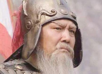 黄忠的实力和吕布相比实力如何 在年轻一些比得上他吗