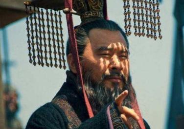 汉献帝试图谋杀曹操，曹操为什么还要把女儿嫁给他？