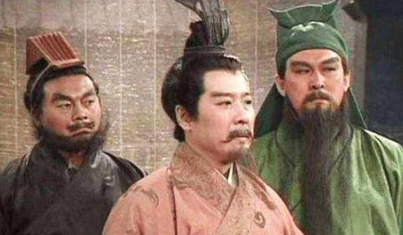 关羽一直戴一顶绿色的帽子,原因是什么? 关羽一直戴一顶绿色的帽子,原因是什么?