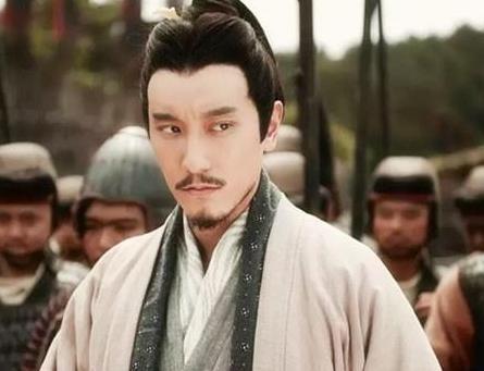 官渡之战前刘备到底是什么实力 为何曹操会亲自率兵攻打他呢