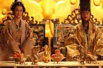 亲爹和岳父都是皇帝，自己当了皇帝却是个昏君