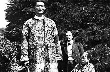 清朝巨人詹世钗的真实身高是多少?詹世钗为什么能长这么高? 清朝巨人詹世钗的真实身高是多少?詹世钗为什么能长这么高?