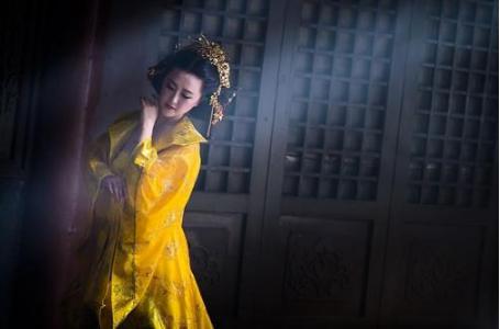 古代太监们为什么喜欢去冷宫？他们去冷宫干什么？