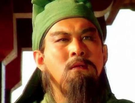 樊城之战关羽要怎么做才能攻下樊城呢？