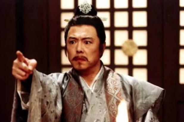 吕不韦收到一封信，看完立马服毒自尽