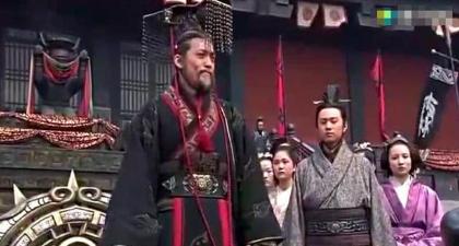 为什么秦始皇在位期间没有人在敢造反 他都做了什么事情 为什么秦始皇在位期间没有人在敢造反 他都做了什么事情