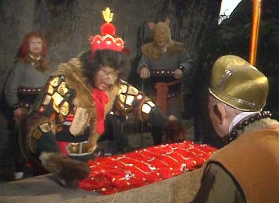 观音菩萨送的袈裟唐僧为何不穿？是因为舍不得才不穿的吗