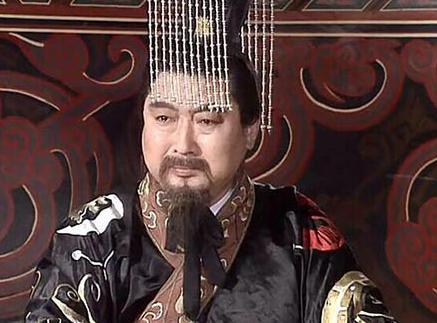 邓艾率军进攻蜀汉时,成都不是还有几万士兵吗?为什么就投降了 邓艾率军进攻蜀汉时,成都不是还有几万士兵吗?为什么就投降了