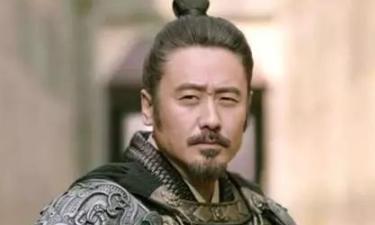 三国中最“怂”的人,最后却成为了最大的赢家,为什么呢? <a href=https://www.lishiji.cn/lishi/86/ target=_blank class=infotextkey>三国</a>中最“怂”的人,最后却成为了最大的赢家,为什么呢?