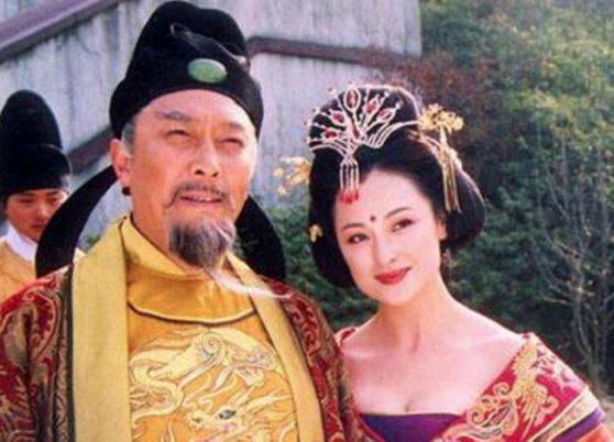 杨玉环睡觉有个怪习惯，正常人一般受不了