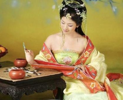 古代皇帝都是荒淫无度的吗 为什么后宫会有那么多的佳丽美人呢