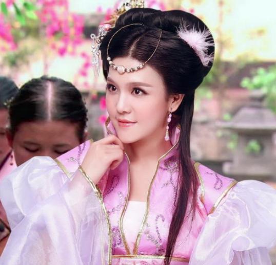 后燕姐妹花一同入宫，姐姐无宠无子，妹妹成了皇后