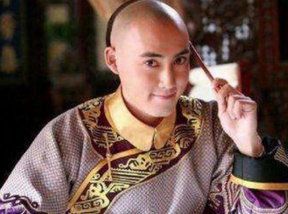 康熙63岁得一子，雍正为何把他当亲儿子养 ？