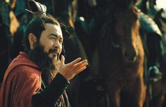 曹操去小妾房里休息,为何醒来将其杖毙?