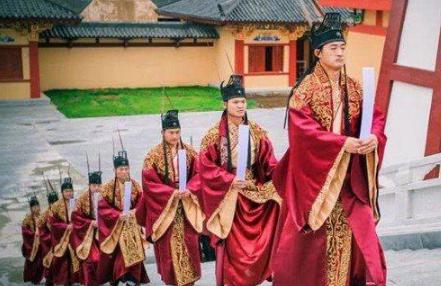 明宪宗遇到狐妖是怎么样回事？明宪宗到底被什么吓到了？