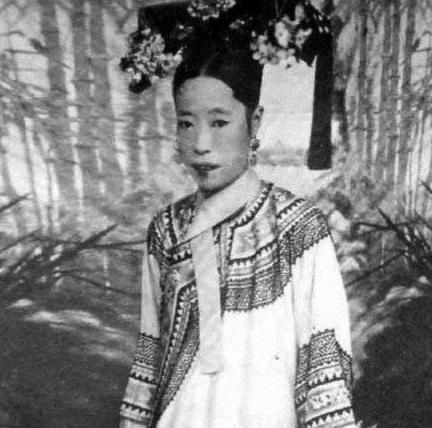 清朝最后一天早朝到底发生了什么 为什么大臣都没有三叩九拜呢 清朝最后一天早朝到底发生了什么 为什么大臣都没有三叩九拜呢