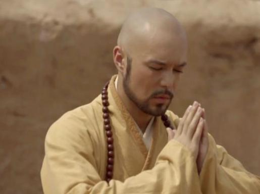 鸠摩罗什：7岁出家，12岁成国师，却被囚禁17年