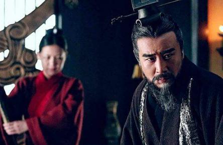 曹操跟许褚是什么关系？为什么曹操学狗叫许褚能这么肆无忌惮？