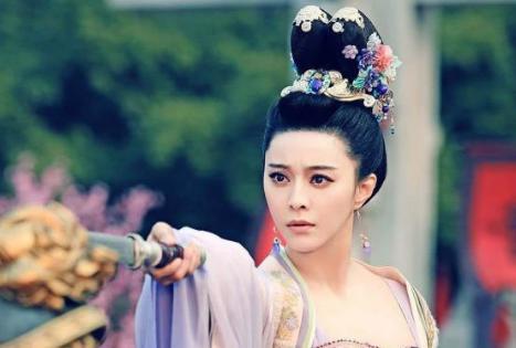论亡国皇后应该怎么做？看看隋炀帝的萧皇后和李煜的小周后！