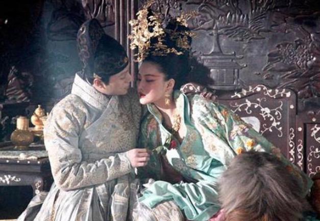 万贞儿虽比皇帝大17岁,但却宠冠六宫连皇后也妒忌 万贞儿虽比皇帝大17岁,但却宠冠六宫连皇后也妒忌