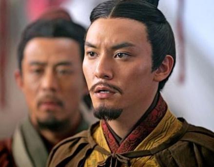 赤壁之战的功臣是谁 是周瑜还是孔明 赤壁之战的功臣是谁 是周瑜还是孔明