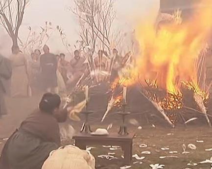 武大郎死后为什么潘金莲要将其火葬 火葬的原因是什么