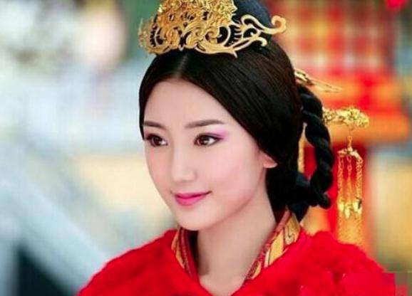 她原本是陪嫁丫鬟熬死正妻,生下儿子当上了皇后 她原本是陪嫁丫鬟熬死正妻,生下儿子当上了皇后