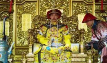 嘉庆帝的评价怎么样？乾隆为什么要把皇位传给嘉庆？