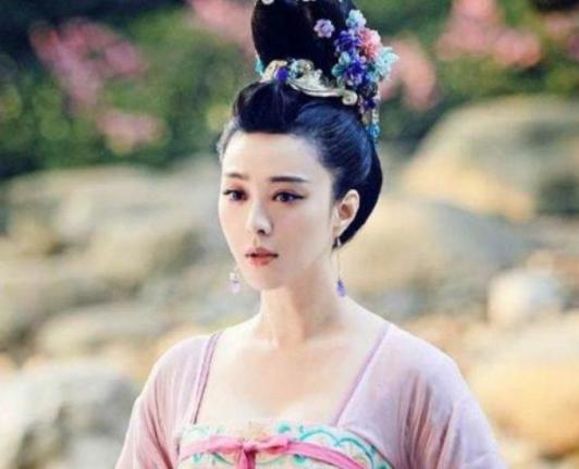 唐太宗最宠爱的小女儿病逝,墓穴中出现的无头壁画是怎么回事? 唐太宗最宠爱的小女儿病逝,墓穴中出现的无头壁画是怎么回事?