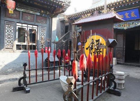 慈禧为什么要带光绪逃往西安？没有护卫的慈禧是怎么安全抵达的？