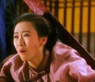 曹操去小妾房里休息,为何醒来将其杖毙?