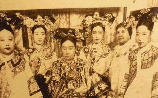 慈禧喜欢喝这位<a href=https://www.lishiji.cn/lishi/9800/ target=_blank class=infotextkey>厨师</a>做的汤，十年之后却把厨师杀了