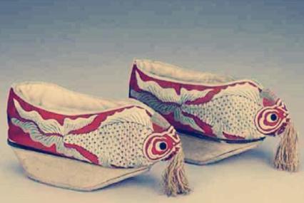 古代女子穿高跟鞋也就算了 为何男子也有高跟鞋出现呢