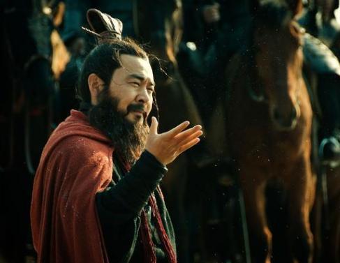 曹操一辈子顾虑重重,曹丕为何就敢篡位?