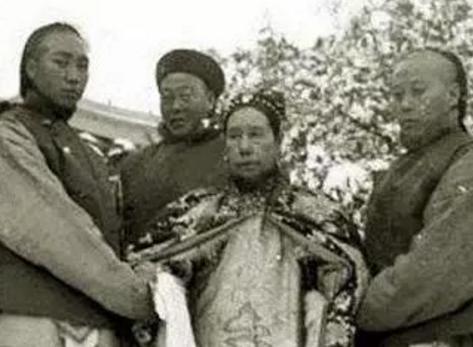 慈禧逃跑都带着的“核桃”,为什么挖地三尺也得找回来 慈禧逃跑都带着的“核桃”,为什么挖地三尺也得找回来