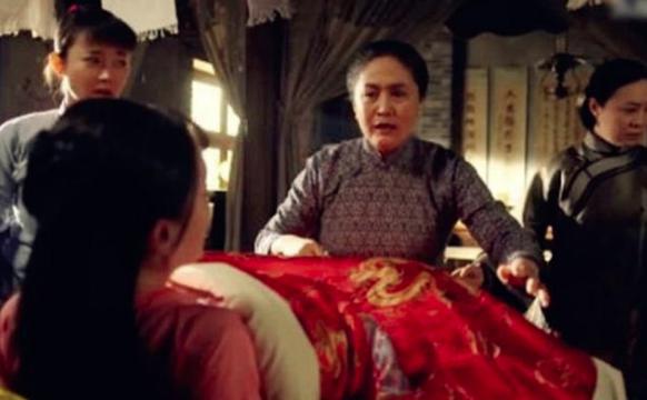 正室将妾室赶出家门，多年后妾室的女儿成了一代皇后