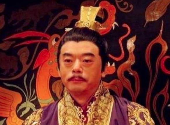 皇帝嘲讽爱妃，妃子生气当晚就闷死皇帝