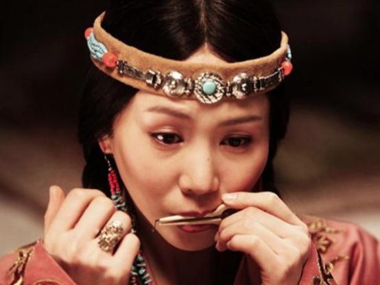 铁木真为什么要娶40岁的女奴隶为妻？