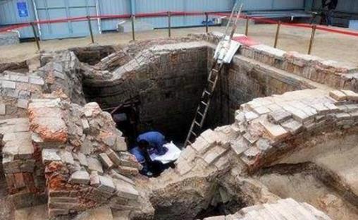 <a href=https://www.lishiji.cn/lishi/259/ target=_blank class=infotextkey>萧<a href=https://www.lishiji.cn/lishi/13/ target=_blank class=infotextkey>皇后</a></a>的<a href=https://www.lishiji.cn/lishi/939/ target=_blank class=infotextkey>墓地</a>是怎么被发现的？萧皇后的生平介绍！