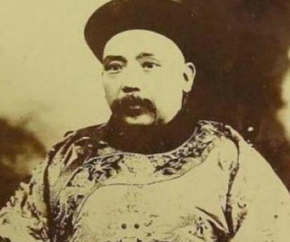 溥仪手握百万大军之多 为什么自己会自动退位呢 溥仪手握百万大军之多 为什么自己会自动退位呢