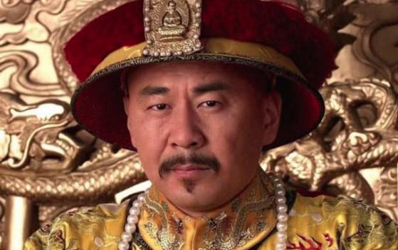 雍正与胤禩矛盾不和,为何称帝四年后才打击他? 雍正与胤禩矛盾不和,为何称帝四年后才打击他?