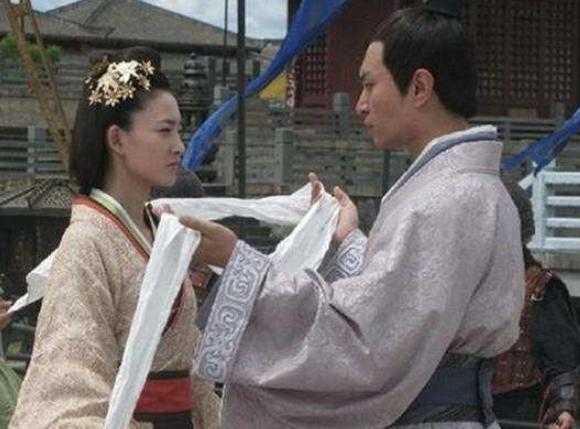 她怀孕14个月生下皇子，为什么还会被赐死？